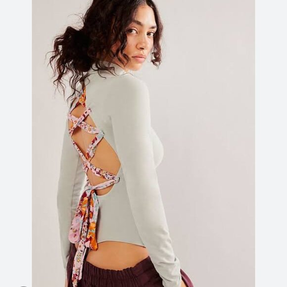 FREE PEOPLE MOVEMENT‎ Straps In The Back Mercury Grey Bodysuit Size M NWT - Picture 1 of 7